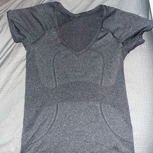 Lululemon swiftly tech v neck!